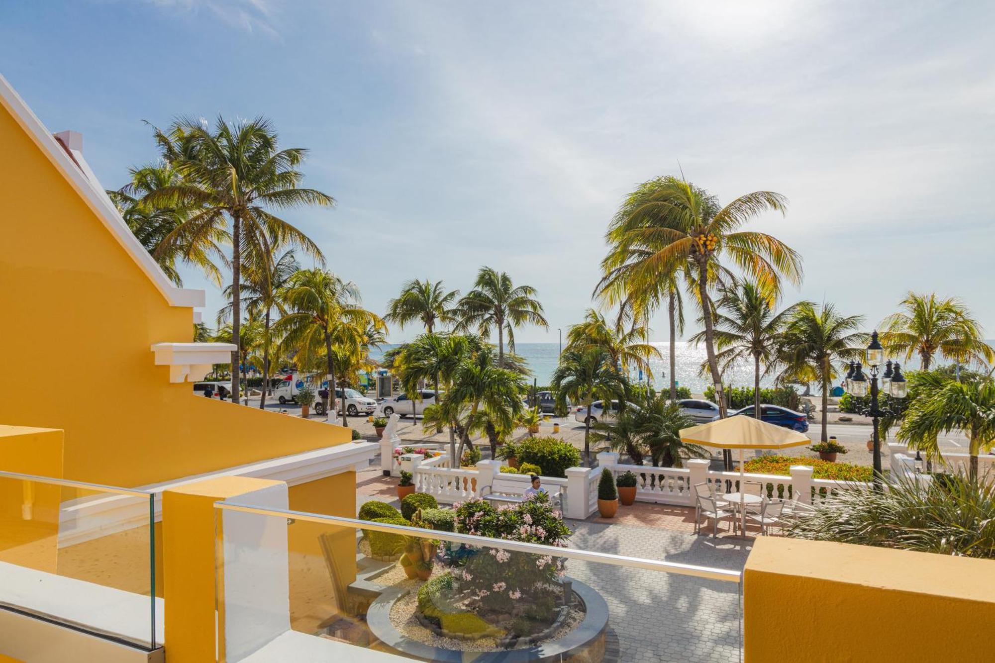 Amsterdam Manor Beach Resort Palm Beach Esterno foto