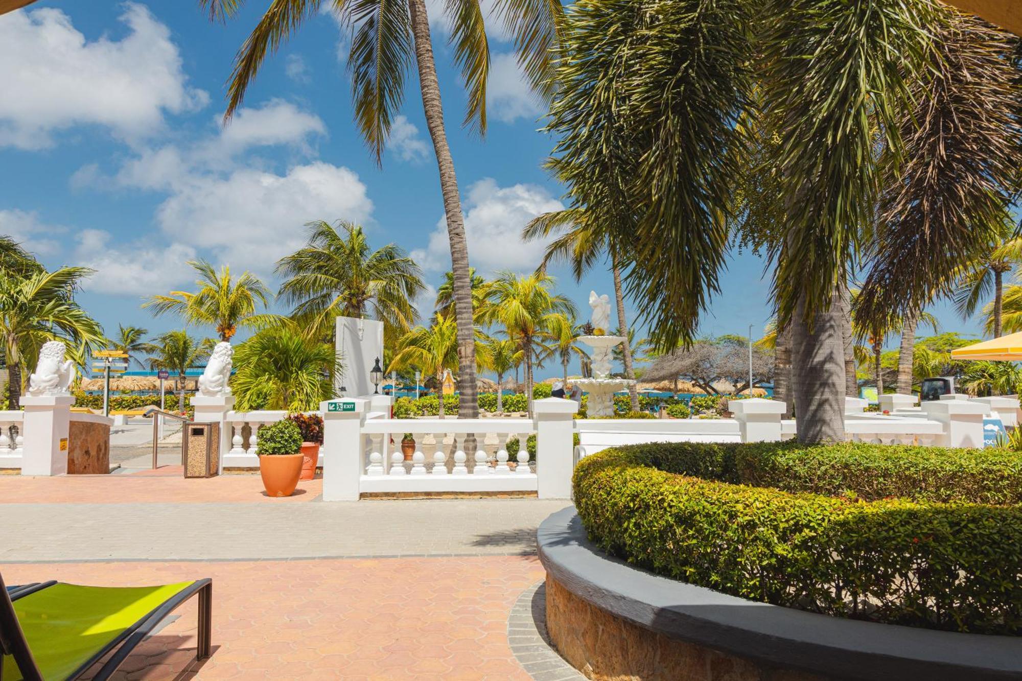 Amsterdam Manor Beach Resort Palm Beach Esterno foto