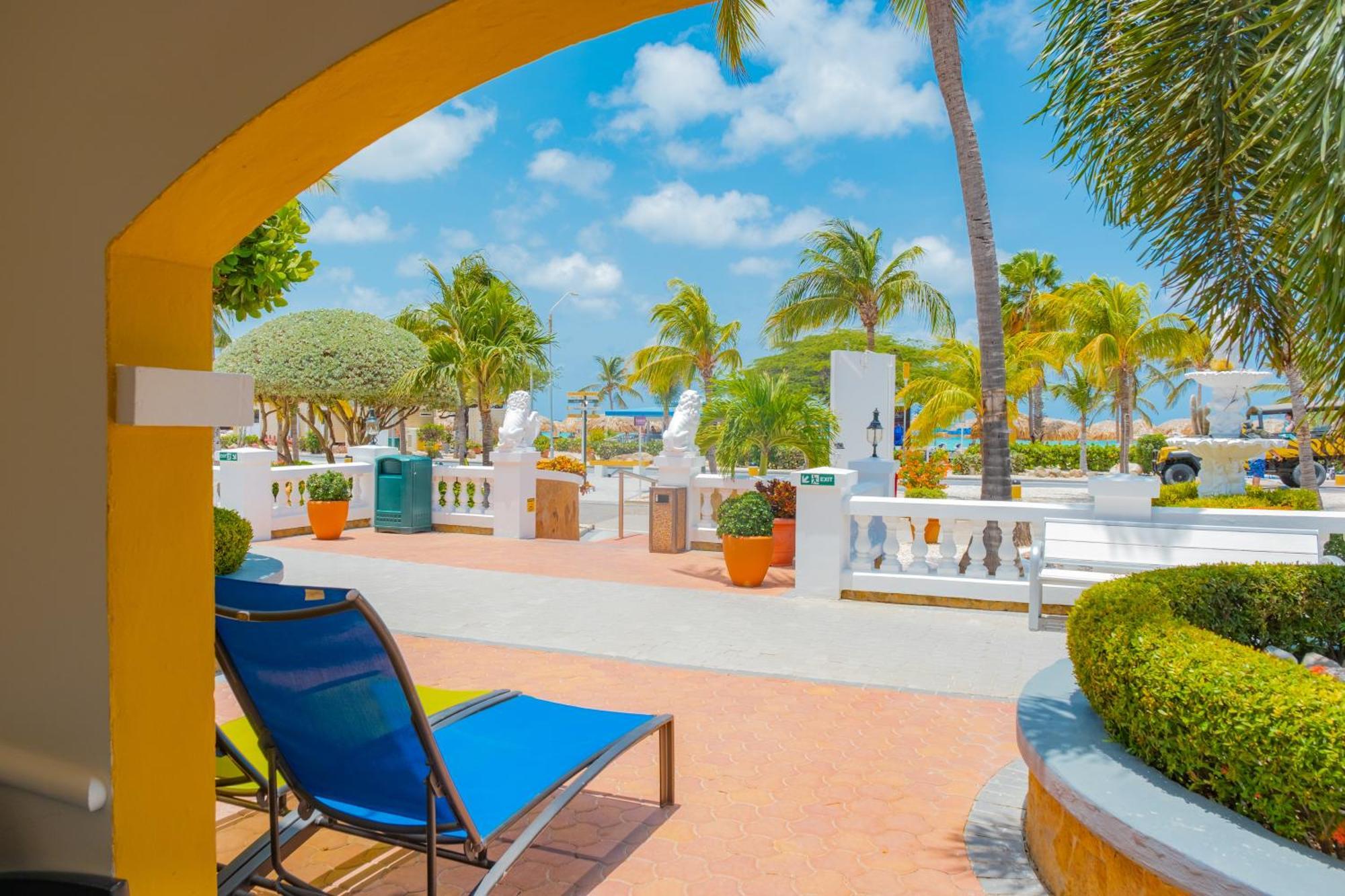 Amsterdam Manor Beach Resort Palm Beach Esterno foto