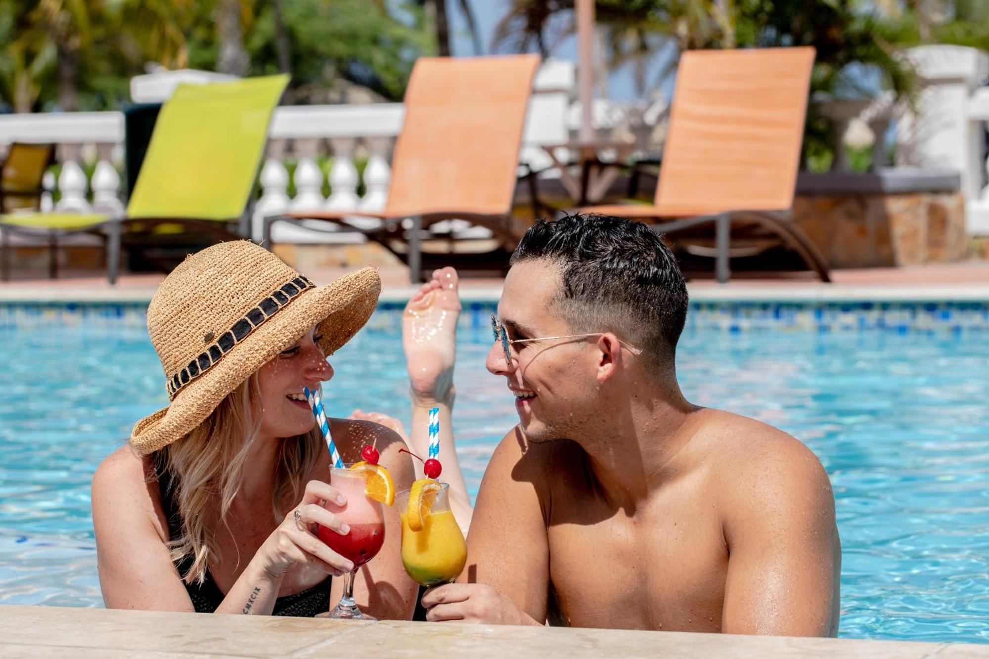 Amsterdam Manor Beach Resort Palm Beach Esterno foto