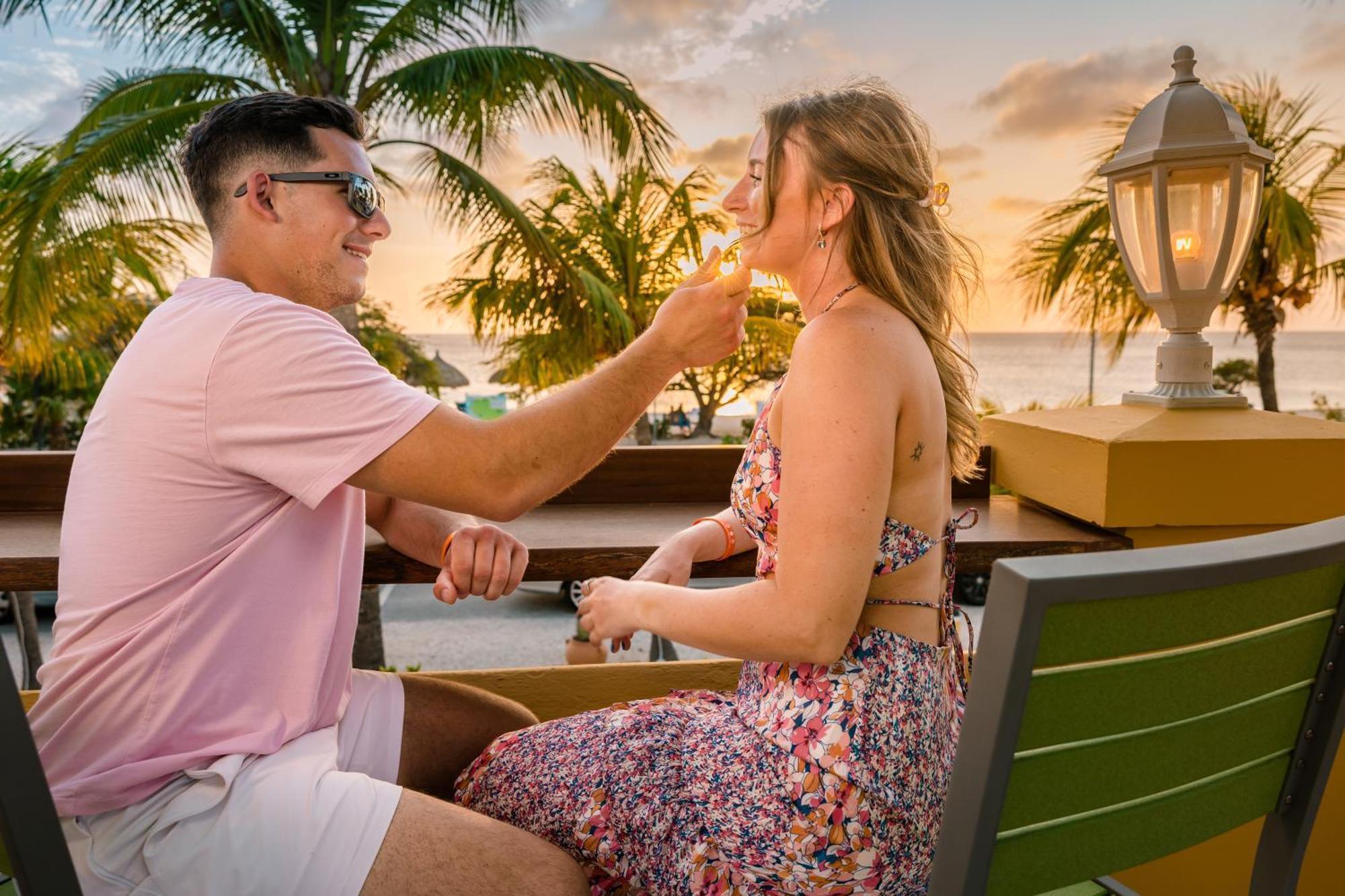 Amsterdam Manor Beach Resort Palm Beach Esterno foto